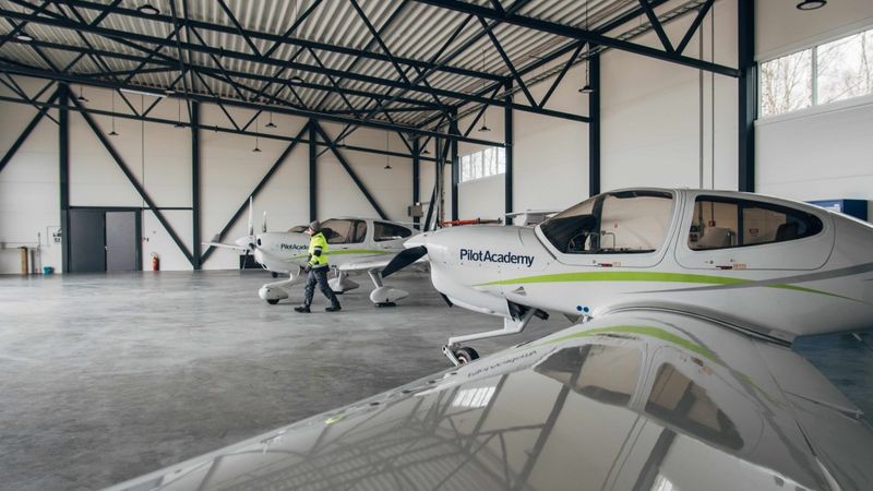 airBaltic uzsāks jaunu programmu sadarbībā ar Liepajas Valsts tehnikumu