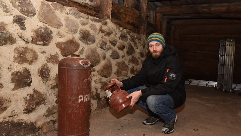 FOTO,VIDEO: No gāzes baloniem top mūzikas instrumenti
