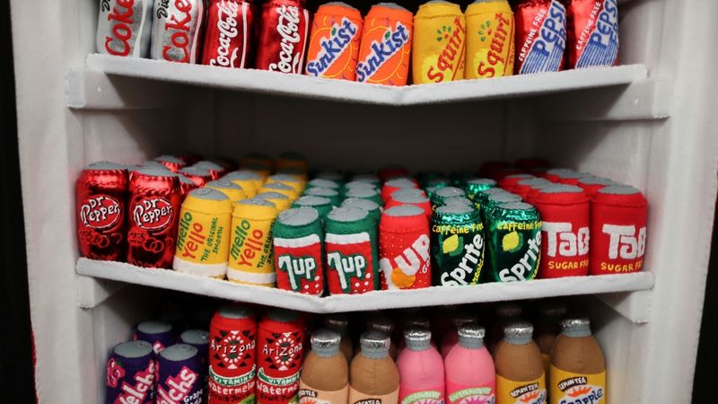 FOTO: Vai vēlies filca Coca-Colu?