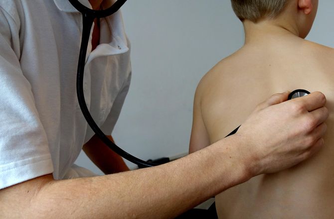 VK: bērnu veselības aprūpe Latvijā par prioritāti noteikta tikai formāli