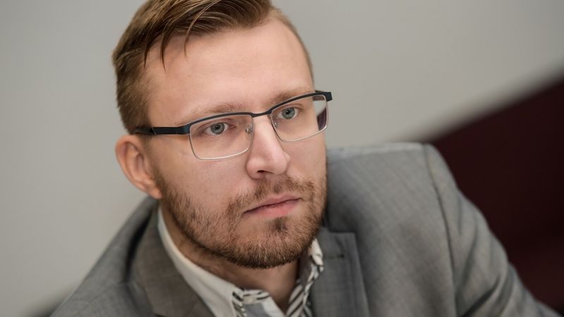 Sabiedriskais transports kļūst populārāks