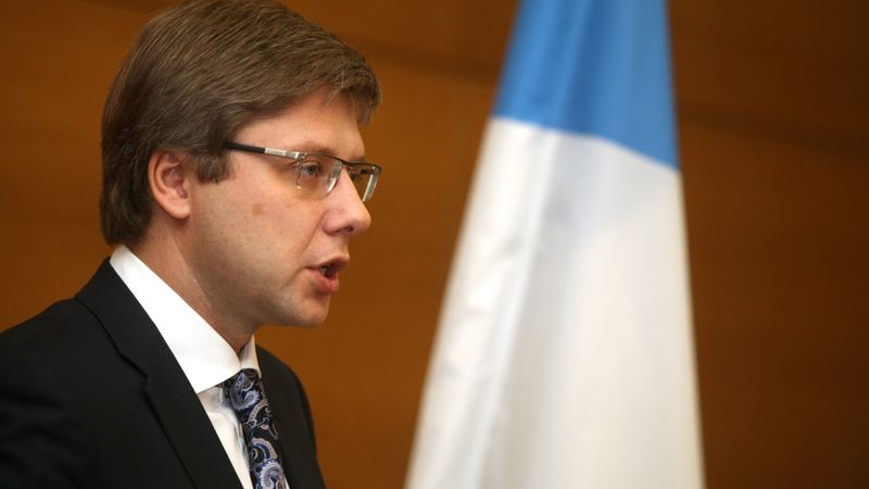 Ušakovs gaida jauno ekonomikas ministru, lai dotos runāt