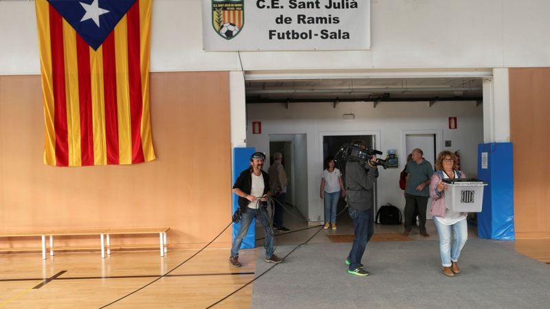 Katalonijas ekspremjeram liek maksāt 4,9 miljonus eiro par 2014.gada referendumu