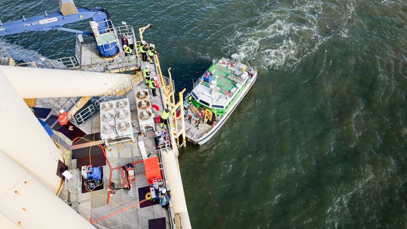 FOTO: Aerones veiksmīgi pabeidz tehnoloģiju testus jūrā pie Skotijas