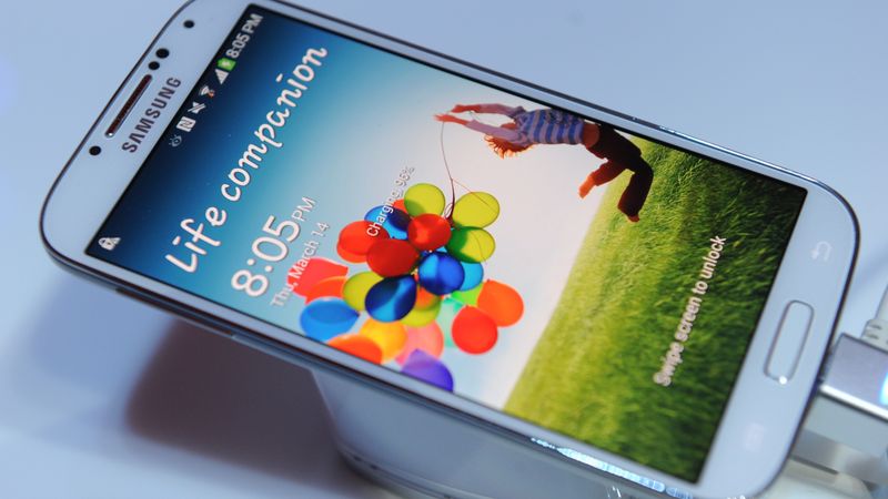 Ar jauno Galaxy S4 varēs «saprasties» no acs skatiena; Latvijā būs nopērkams gada otrajā ceturksnī