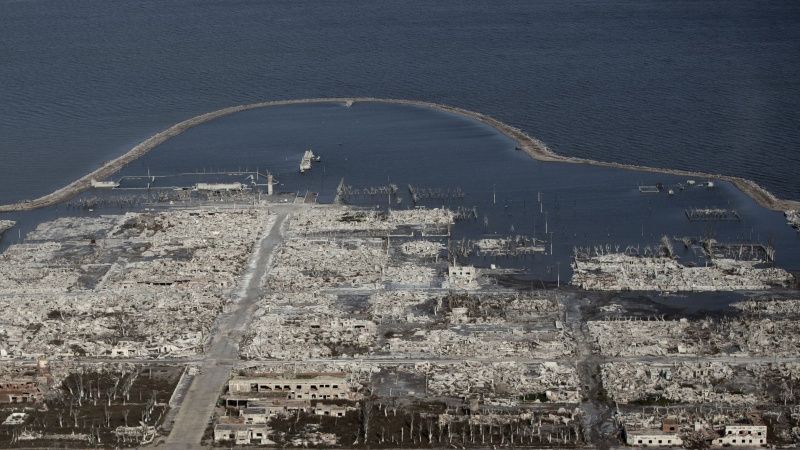Argentīnas spoku pilsēta iznirst no ezera