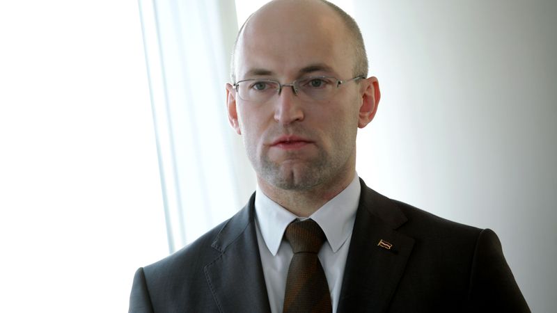 Pavļuts ātro kredītu nozarē saskata «burbuļa riskus»