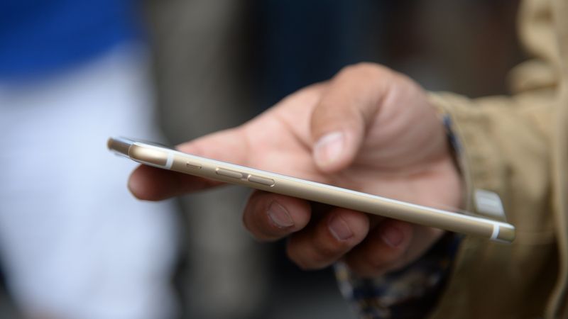 Lielo iPhone 6 Plus iegādājas nelabprāt