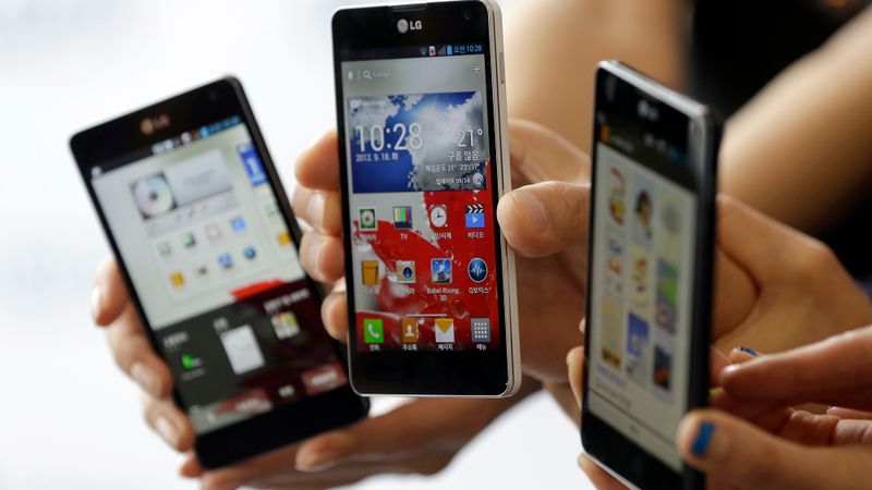 LG atbilde Apple un Samsung nonāk tirdzniecībā
