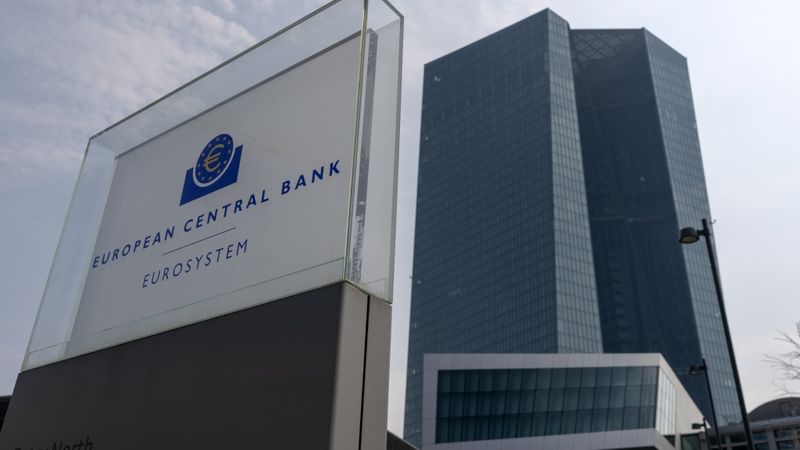 ECB likmes esošajā līmenī būs vismaz līdz 2019. gada beigām
