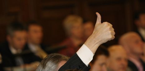 Apstiprina jauno Maksātnespējas likumu
