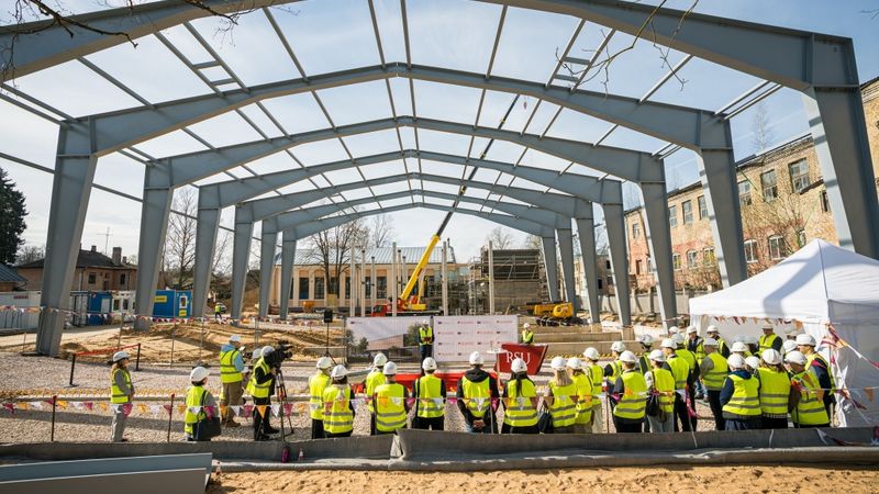 FOTO: Par 8,6 miljoniem eiro top RSU sporta komplekss