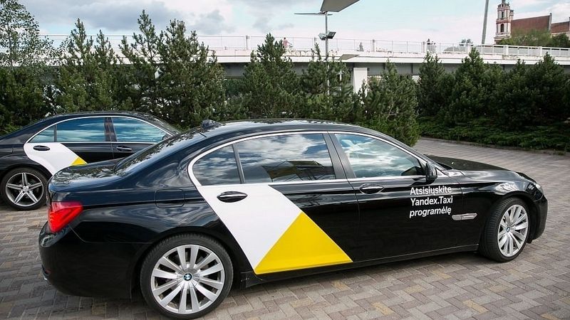 Papildināta - Igaunijā plāno aizliegt Yandex taksometru pakalpojumus
