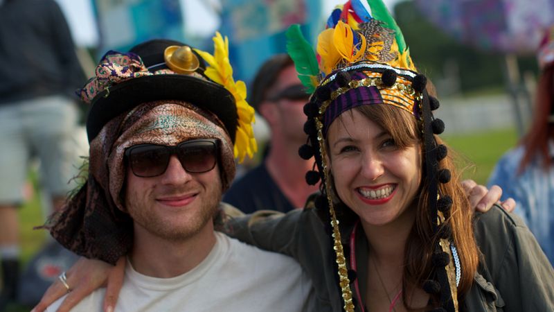 Apmeklētāji steidz «ieņemt» Glastonberijas festivālu