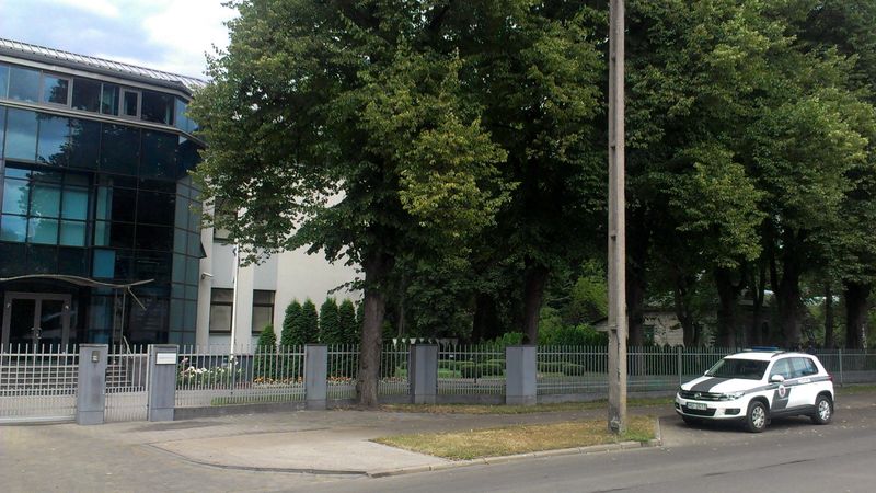 Policija krata būvfirmas Moduls-Rīga biroju