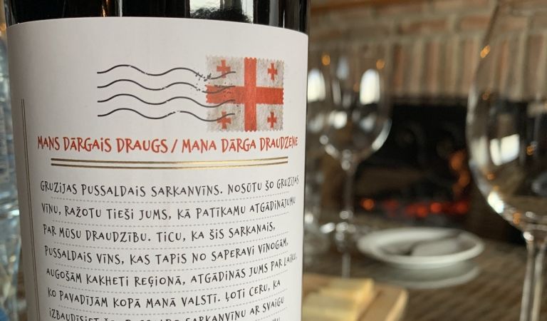 FOTO: Vīns draugiem latviešiem no Gruzijas