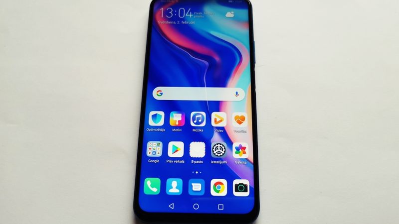 Huawei P Smart Pro: "Gudrais" izaug par profesionāli