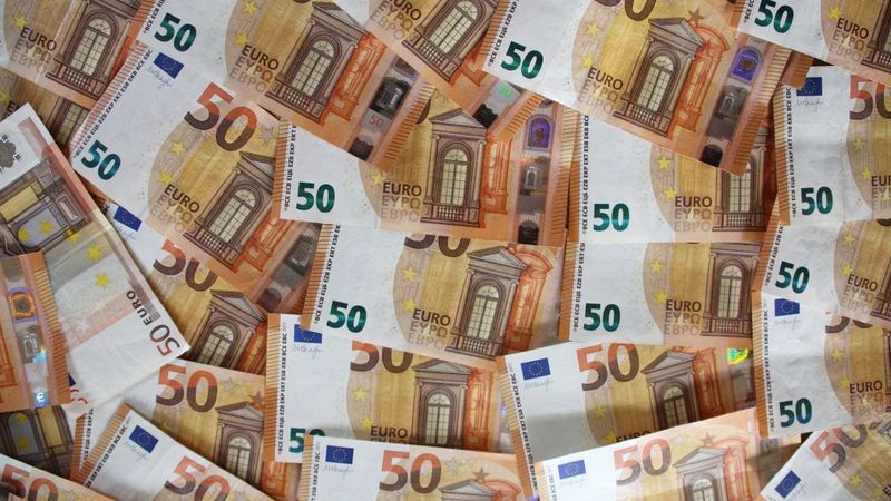 Stājas spēkā vienotas prasības kolektīvā finansējuma pakalpojuma sniedzējiem