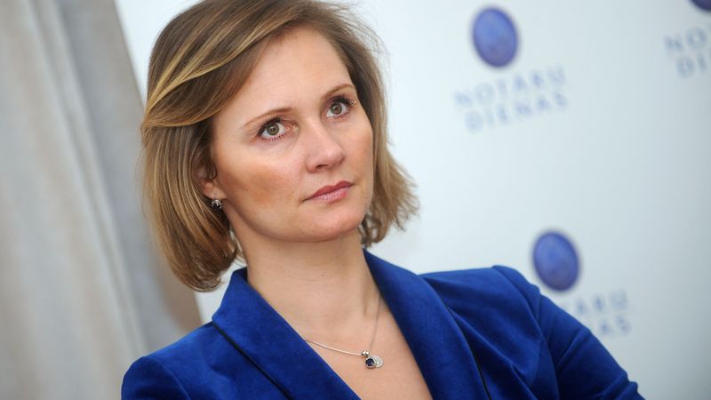 Broka atstāj Latvijas gaisa satiksmes  valdes locekles amatu