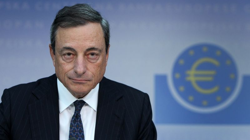ECB vadītājs: ekonomiskā atveseļošanās joprojām ir «autiņos»