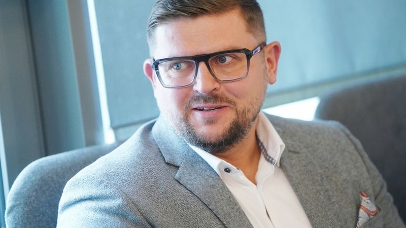 Atjaunojot kuģu satiksmi, konflikta Tuvajos Austrumos ietekme uz globālo ekonomiku būs minimāla