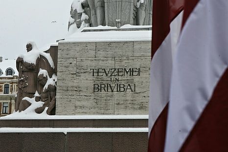 Brīvības pieminekļa apgānītājiem liks maksāt garantijas naudu