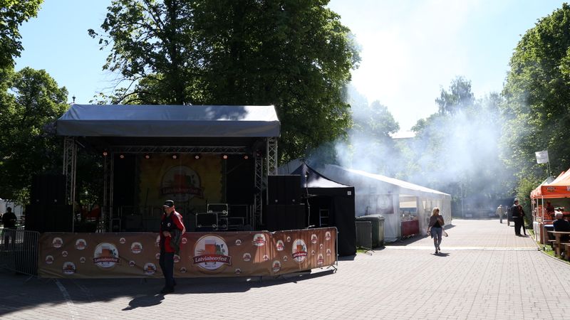 Foto: Vērmanes dārzā sākas alus festivāls Latviabeerfest