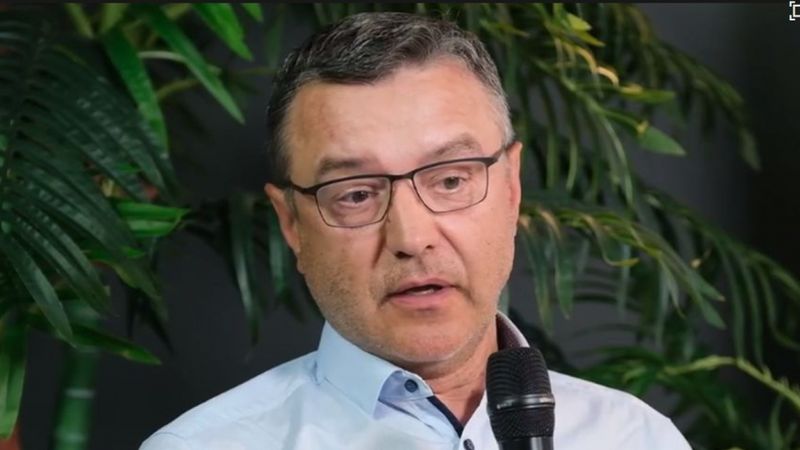 Kļūstot par LOK prezidentu, Reirs pametīs darbu Saeimā un JV valdē, bet Koziols turpinātu strādāt IIHF padomē