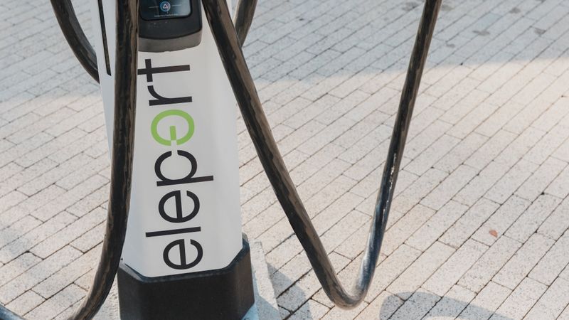 Investējot miljonu eiro, Eleport veidos lielāko uzlādes parku Baltijā
