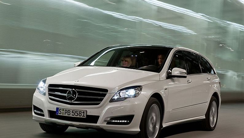 Uzsāk jaunās Mercedes-Benz R-klases tirdzniecību Latvijā