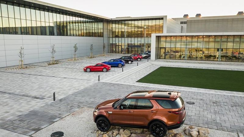 Jaguar Land Rover Slovākijā atver ražotni