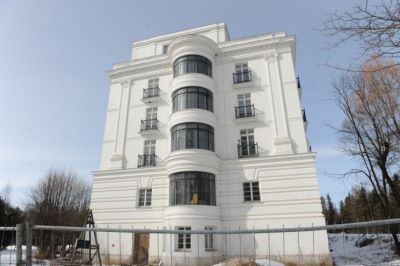 Administrators prasa Rietumu bankai atdot Ķemeru sanatorijas gleznas