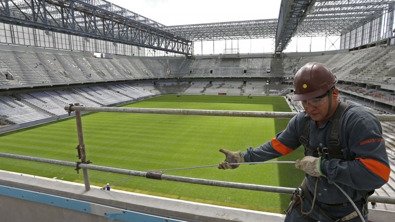 Tuvojoties futbola čempionātam, daļa stadionu Brazīlijā vēl nav pabeigti