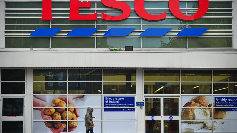 Tesco biznesa gadu noslēdz ar 5,74 miljardu mārciņu zaudējumiem