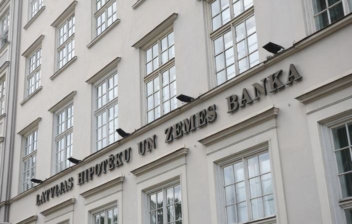 Viena konsultācijas stunda par attīstības finanšu institūcijas izveidi izmaksā 35 latus