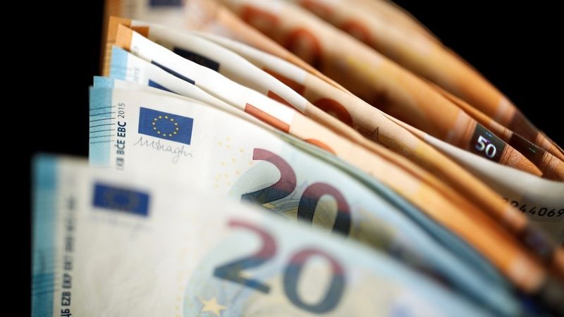 No septembra pedagogu minimālā alga pieaugs līdz 710 eiro