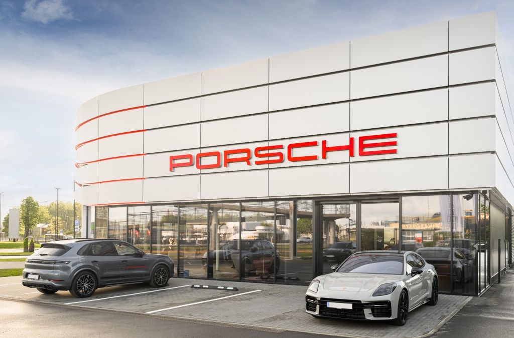 RIB piešķirtais finansējums ļāvis atvērt Porsche autosalonu Rīgā