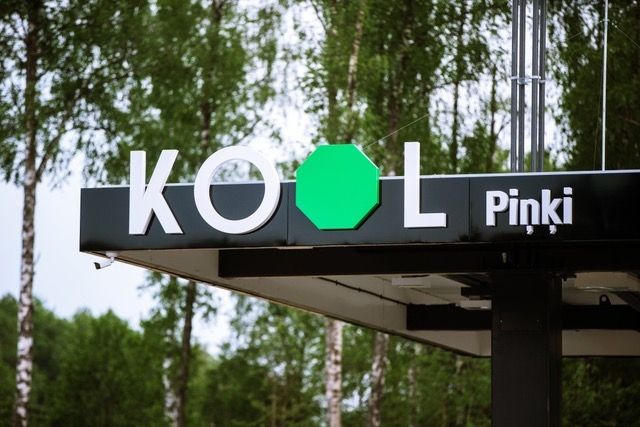 Kool atver pirmo degvielas uzpildes staciju Daugavas kreisajā krastā