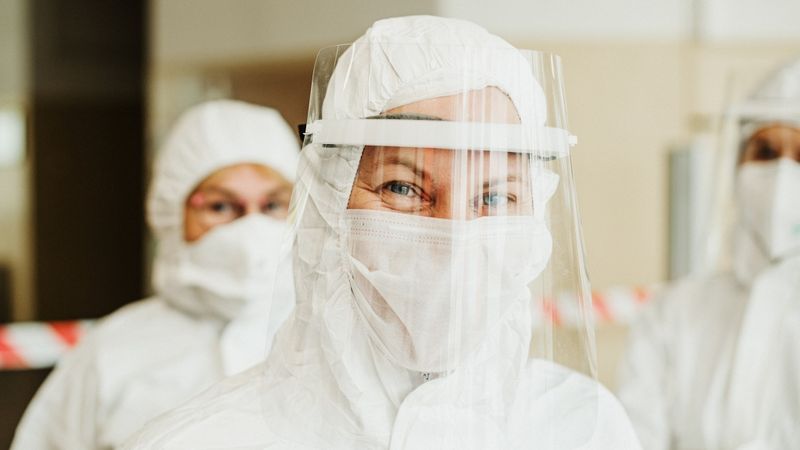 Rosina sejas vairogus turpmāk ļaut lietot tikai kopā ar sejas masku