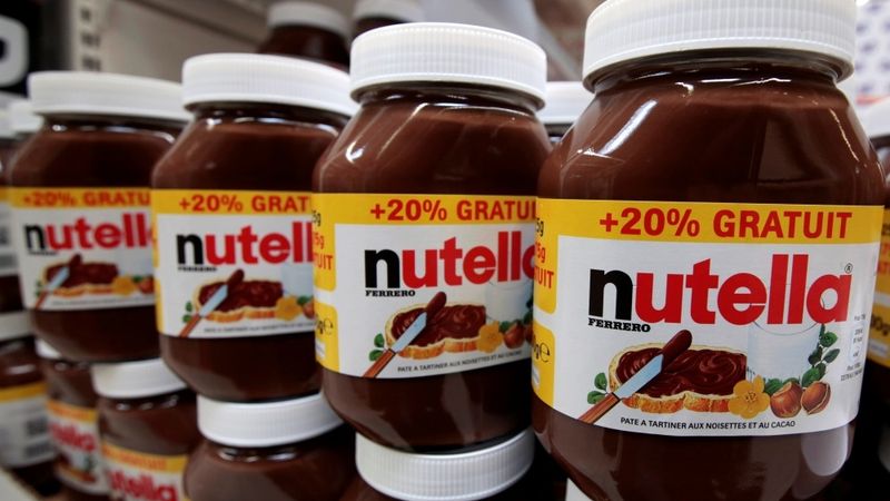 Ferrero plāno iegādāties Nestle saldumu biznesu