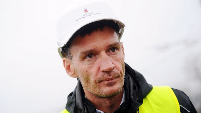 Ušakovs atjaunojis Reinbahu darbā Rīgas domes Satiksmes departamentā