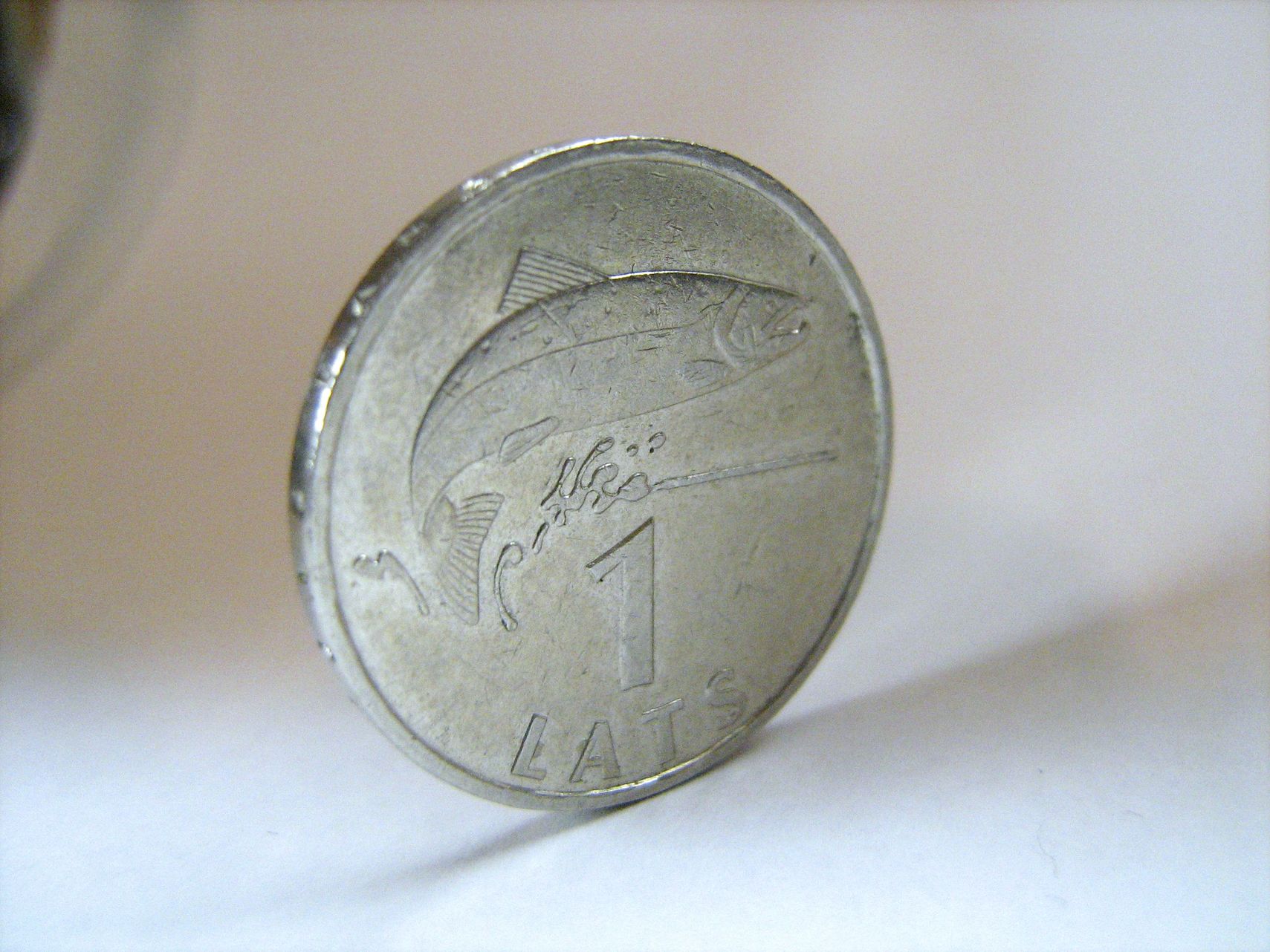 nauda; lats. Vitālijs Stīpnieks, Db