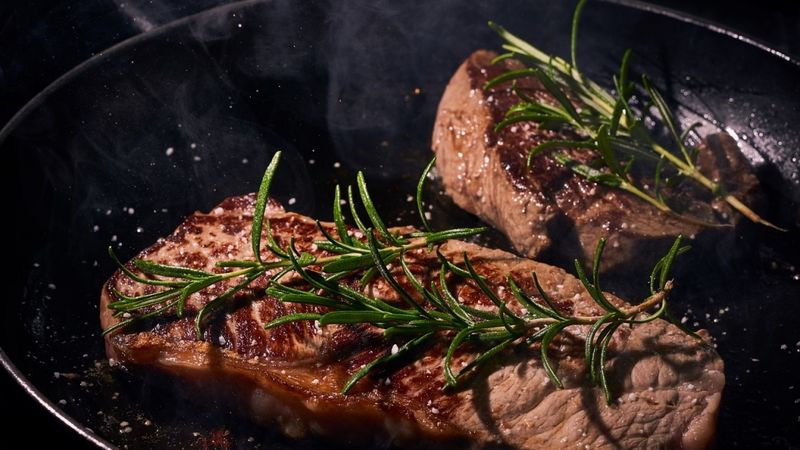Steak House pārvaldniekam izbeigta tiesiskās aizsardzības procesa lieta