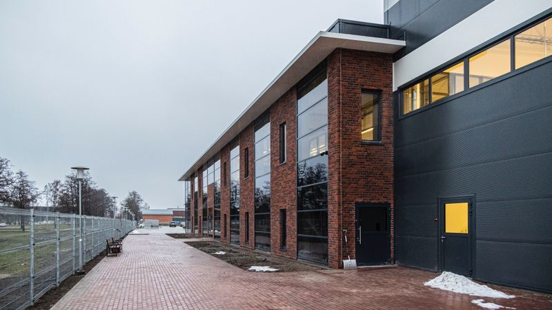 Ekspluatācijā pieņemta Jensen Metal ražotne Karostas industriālajā parkā