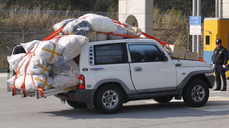 Pārpildīti un līdz pēdējai iespējai piekrauti transportlīdzekļi