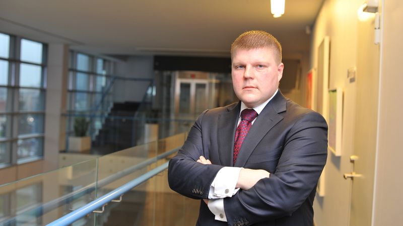 Uzņēmumi attīstās par savu naudu