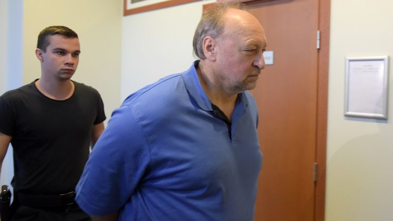 RS iepirkumu lietā aizdomās turētajam Volkinšteinam jāpaliek apcietinājumā
