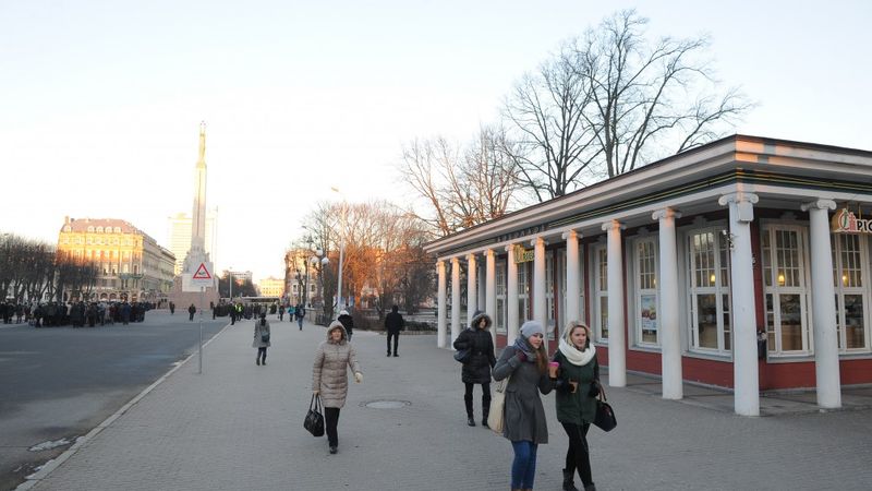 Piektdien pēdējā darba diena Čili picai pie Laimas pulksteņa
