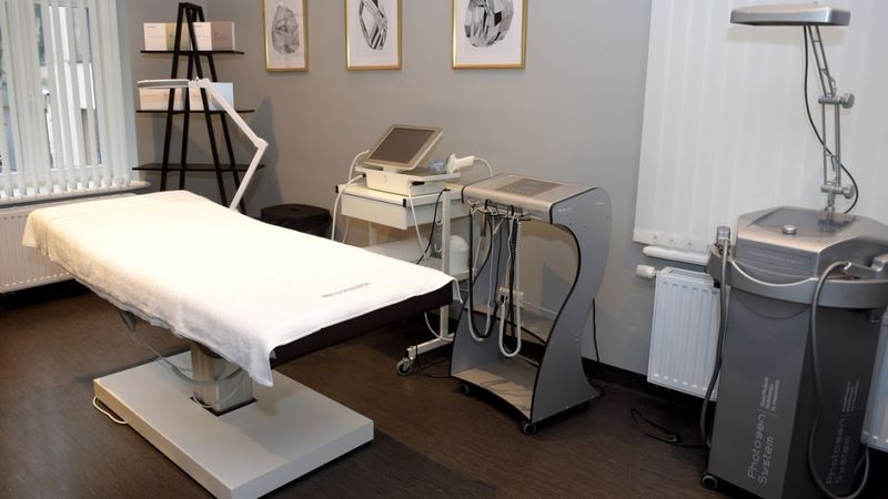 FOTO: Atklāta Baltijā pirmā pretnovecošanās klīnika Anti-Aging Institute