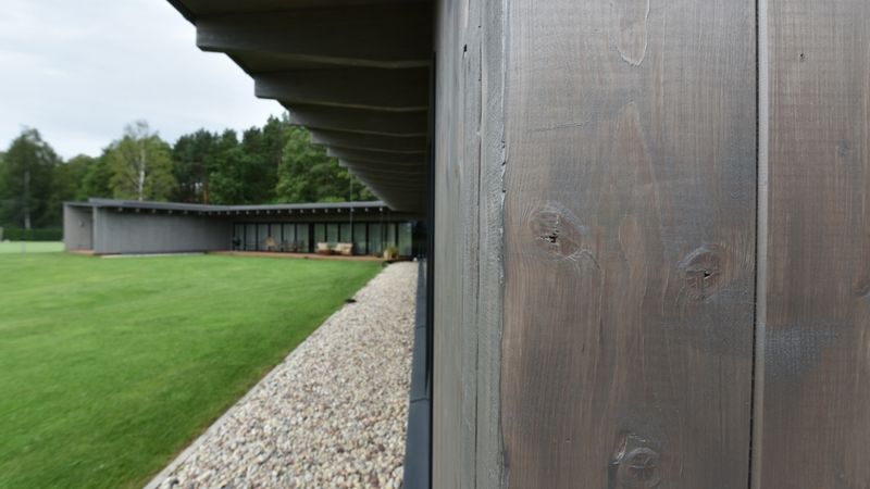 Masīvkoks aiztaupa apdari un siltināšanu